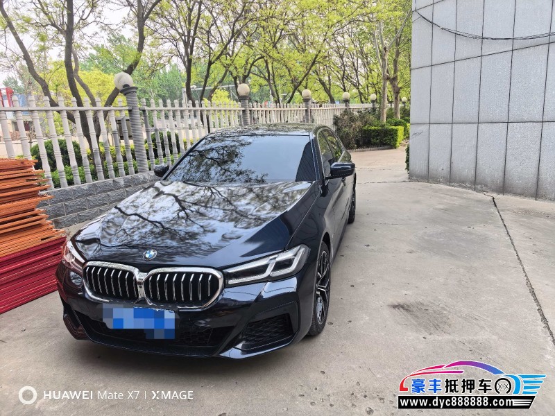 抵押车出售23年宝马5系轿车