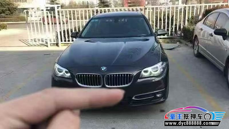 抵押车出售14年宝马5系轿车