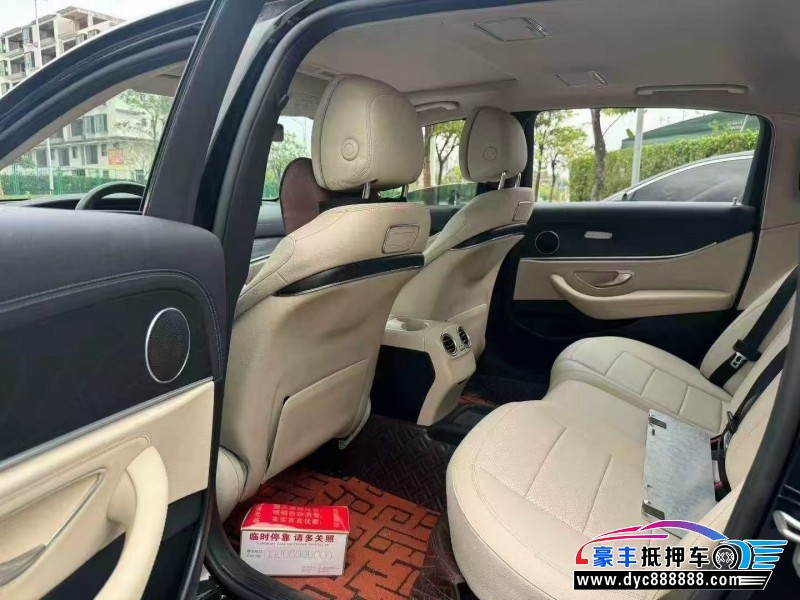 17年奔驰E轿车抵押车出售