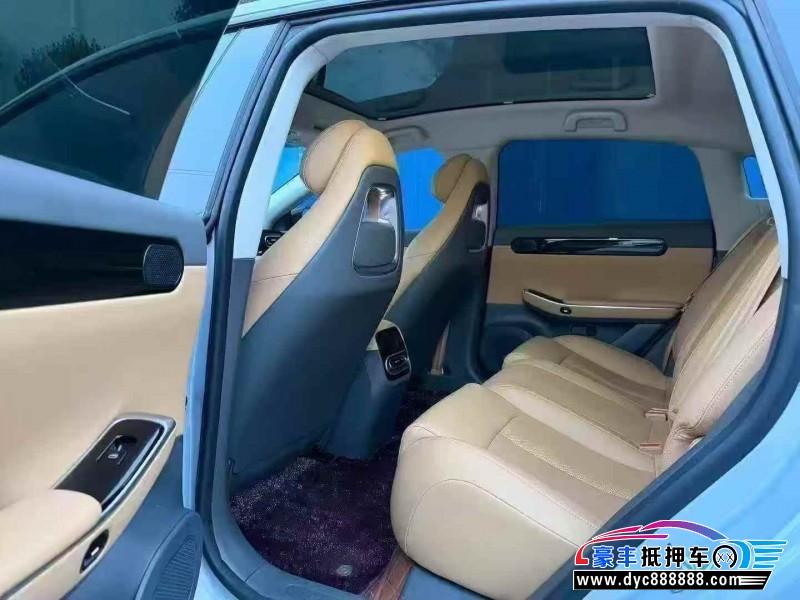 25年零跑c01轿车抵押车出售