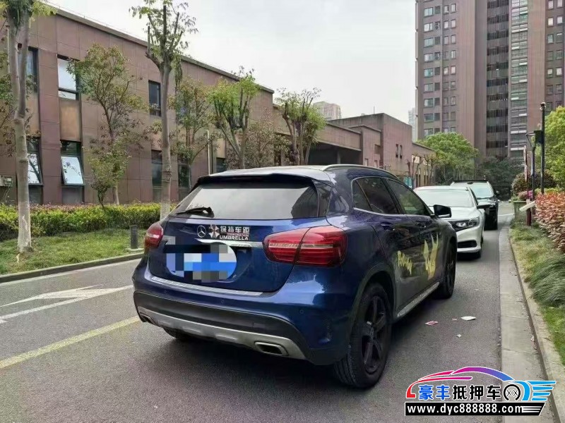 19年奔驰GLA轿车抵押车出售
