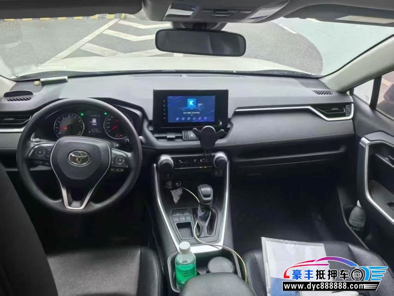 22年丰田RAV4轿车抵押车出售