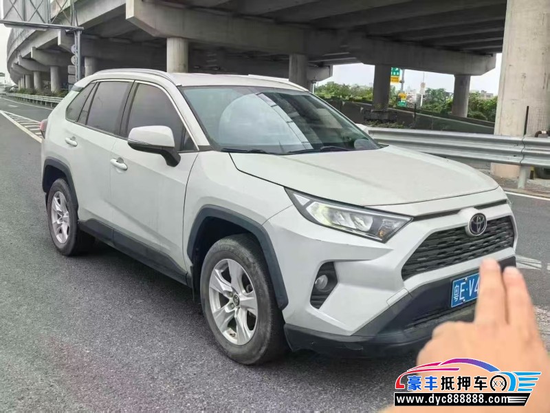 22年丰田RAV4轿车抵押车出售