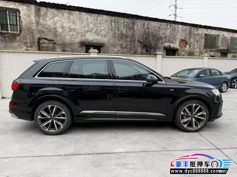 21年奥迪Q7轿车抵押车出售