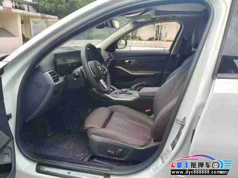 24年宝马3系轿车抵押车出售
