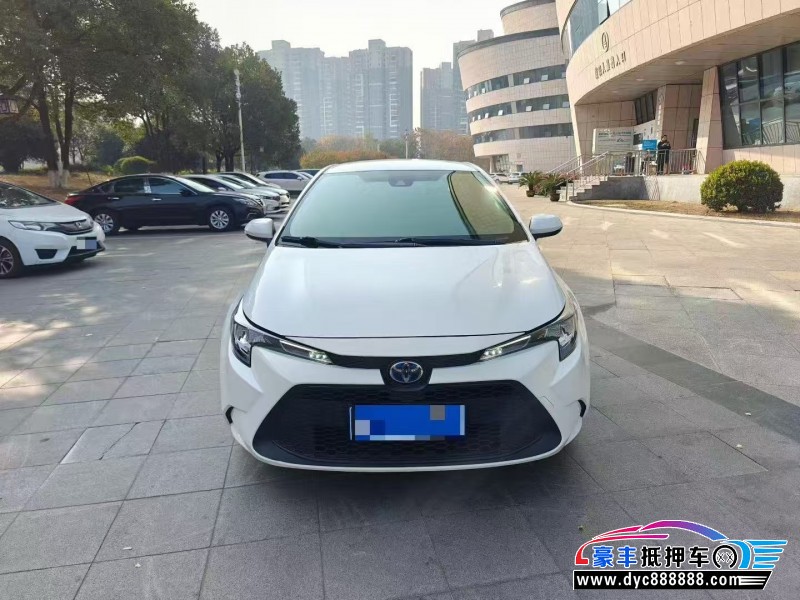 抵押车出售22年丰田雷凌轿车