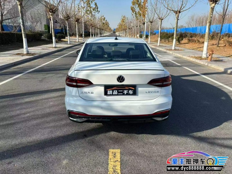 25年大众凌渡轿车抵押车出售