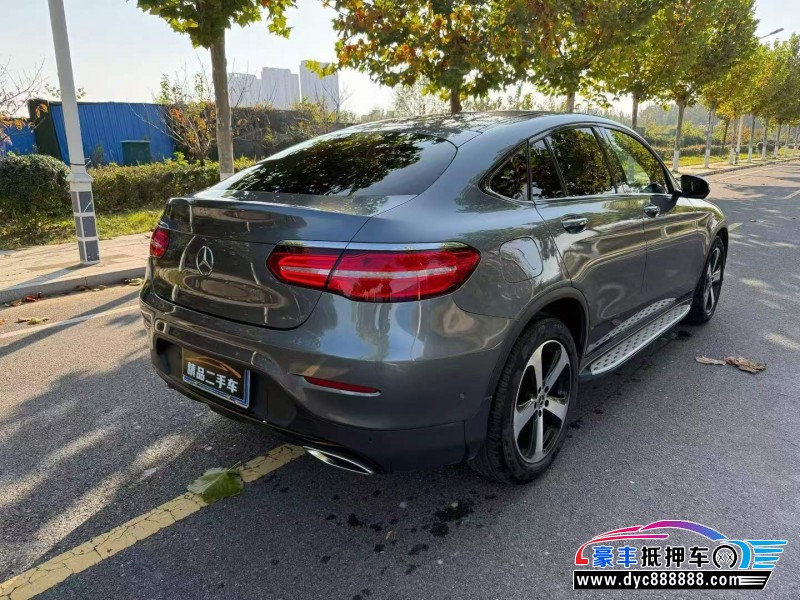 19年奔驰GLC轿车抵押车出售