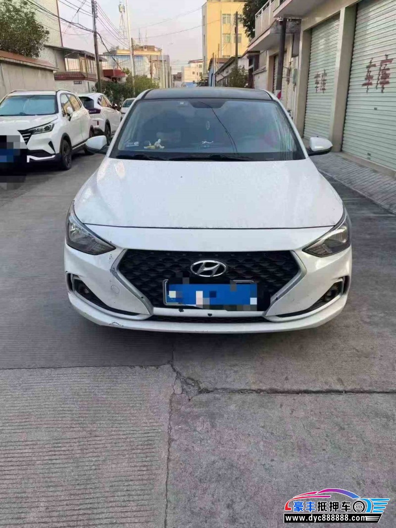 抵押车出售19年现代悦动轿车