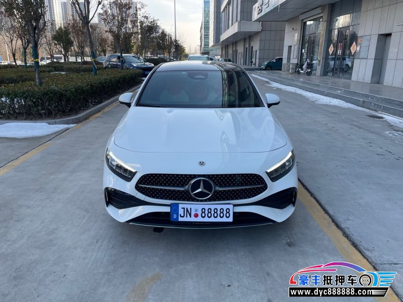 23年奔驰A轿车抵押车出售