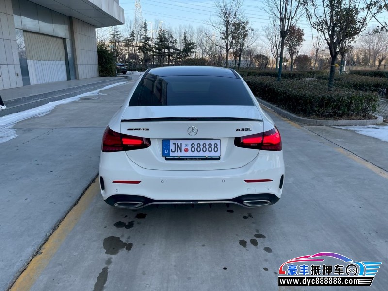 23年奔驰A轿车抵押车出售