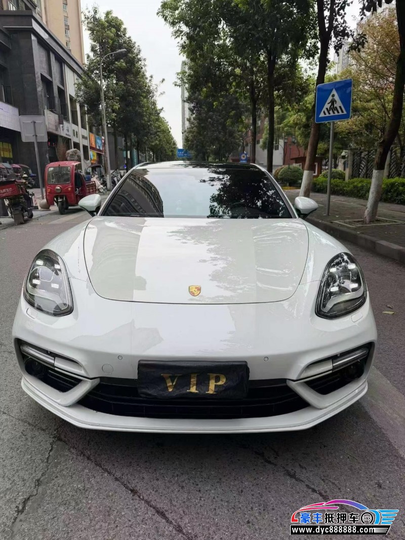 19年保时捷帕纳梅拉轿车