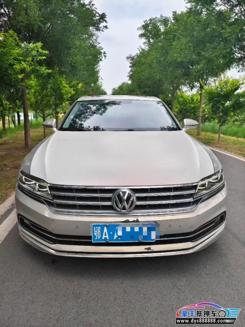 抵押车出售17年大众辉昂轿车