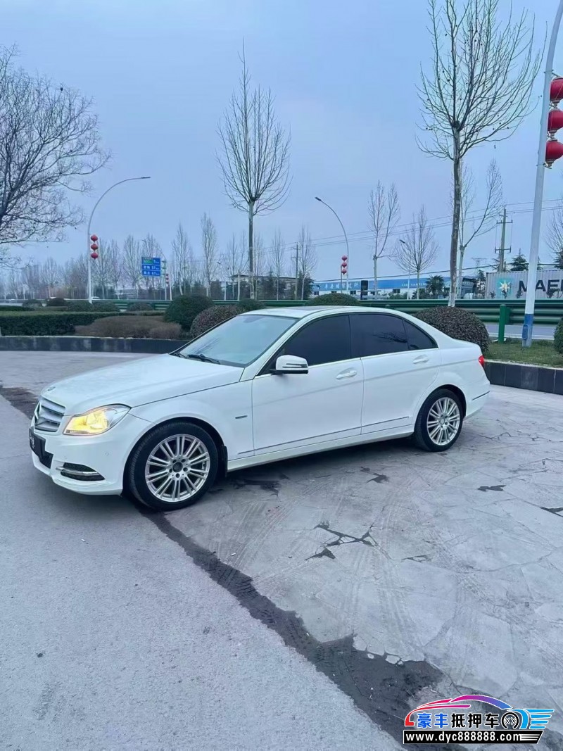 13年奔驰C轿车抵押车出售
