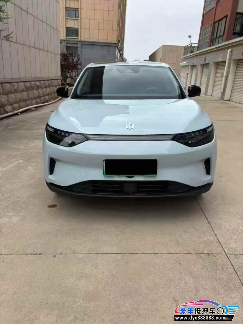 抵押车出售23年零跑C11轿车