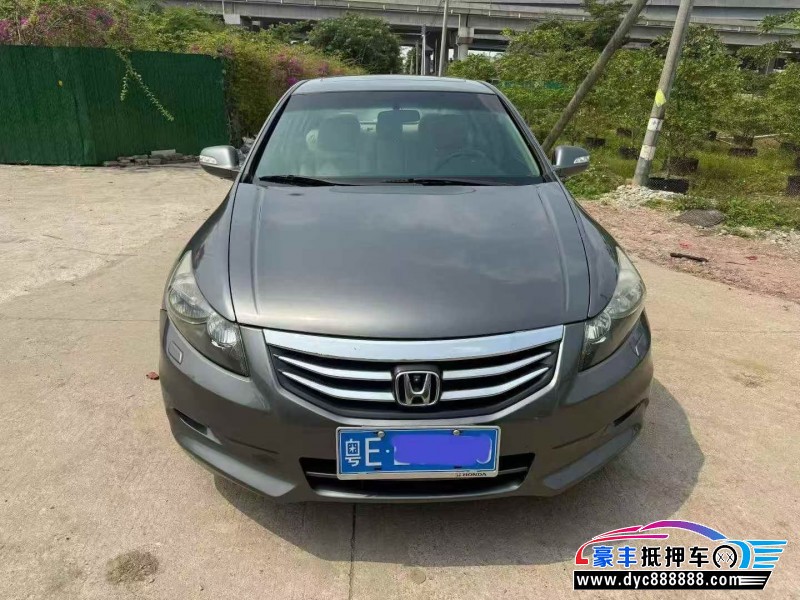 抵押车出售11年本田雅阁轿车