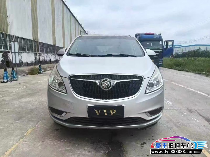 抵押车出售17年别克GL8轿车