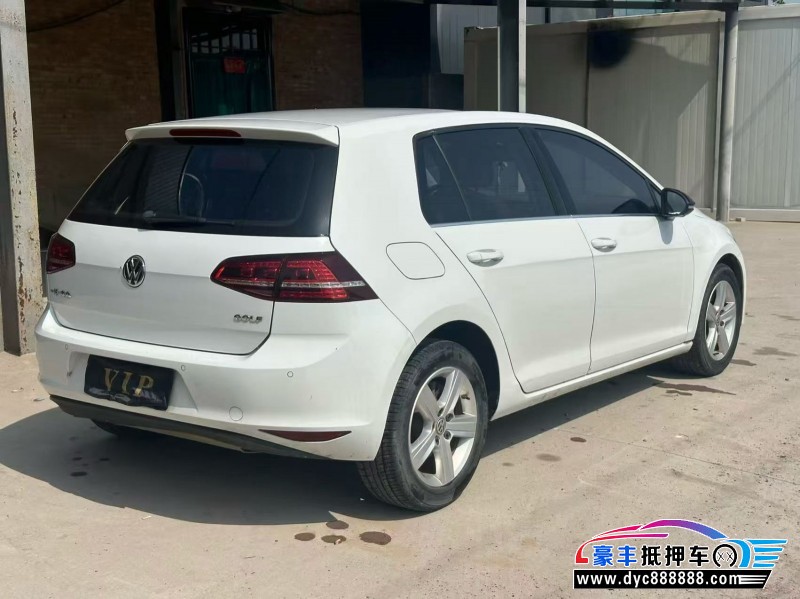 17年大众高尔夫轿车抵押车出售