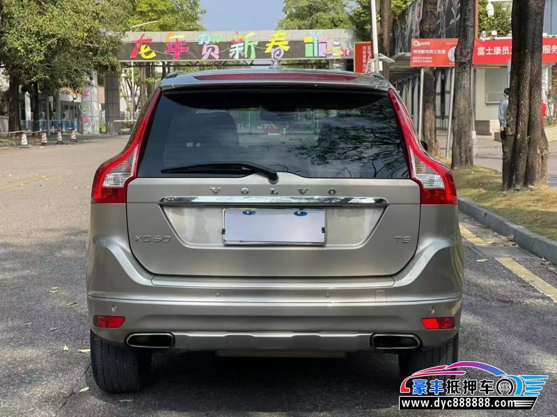 13年沃尔沃XC60轿车抵押车出售