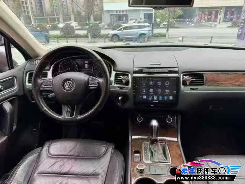 15年大众途锐轿车抵押车出售