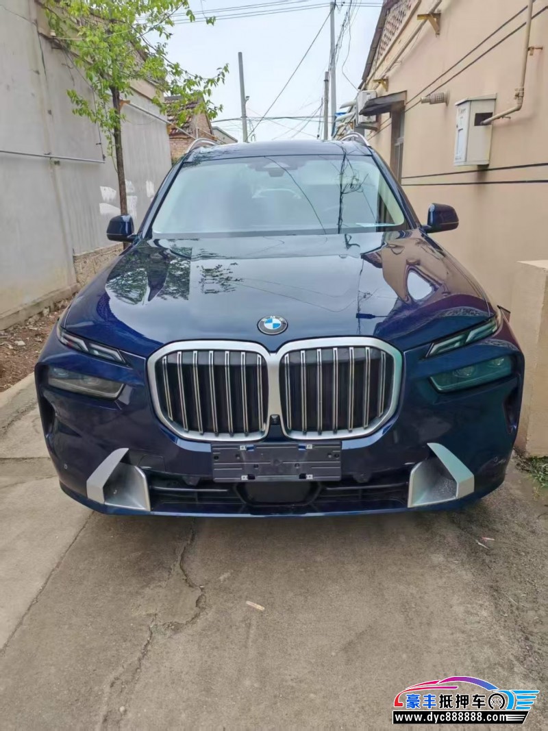 抵押车出售23年宝马X7轿车