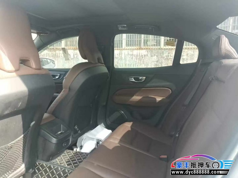 22年沃尔沃S60轿车抵押车出售