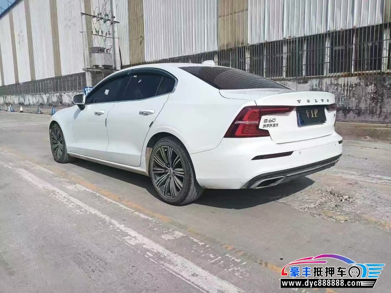 22年沃尔沃S60轿车抵押车出售