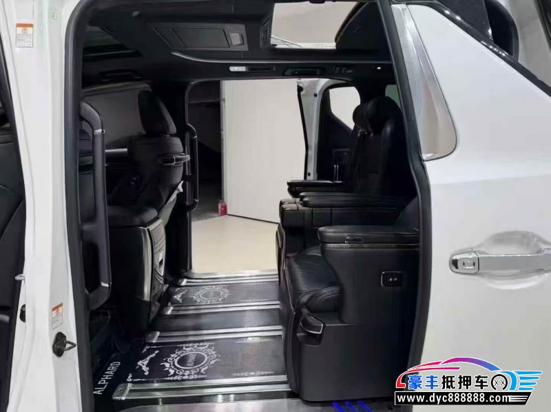 19年丰田埃尔法轿车抵押车出售