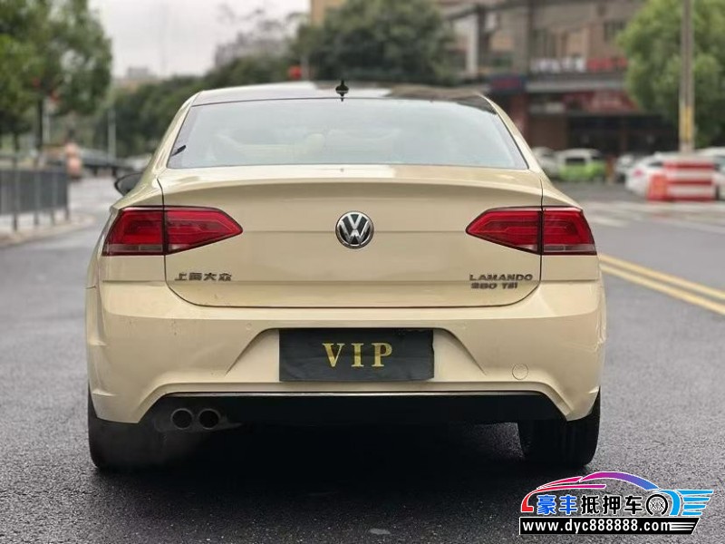 15年大众凌渡轿车抵押车出售