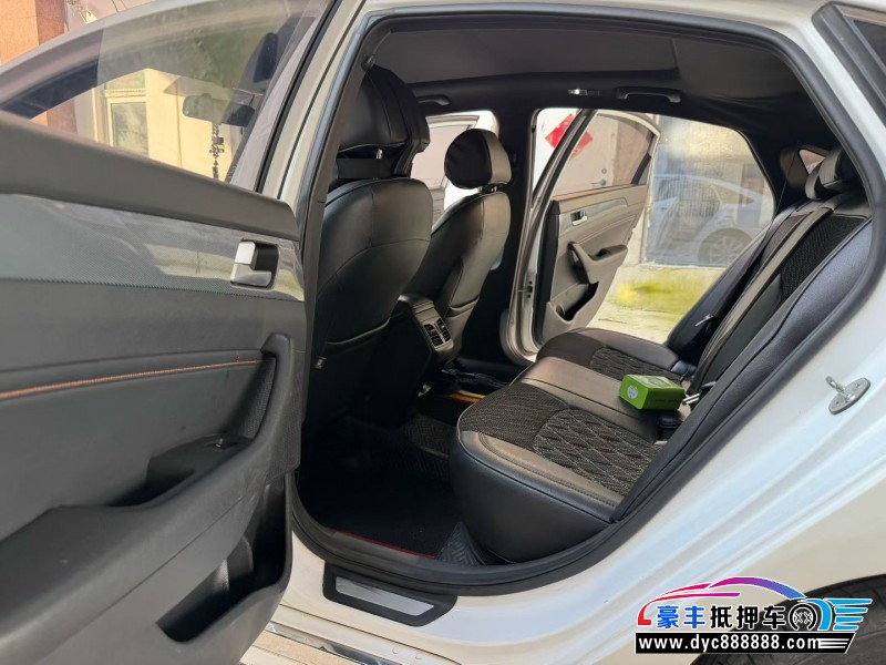 15年现代索纳塔轿车抵押车出售