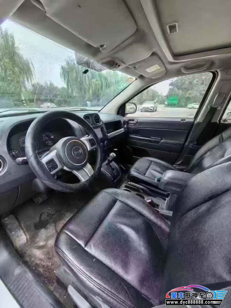 16年Jeep指南者轿车抵押车出售