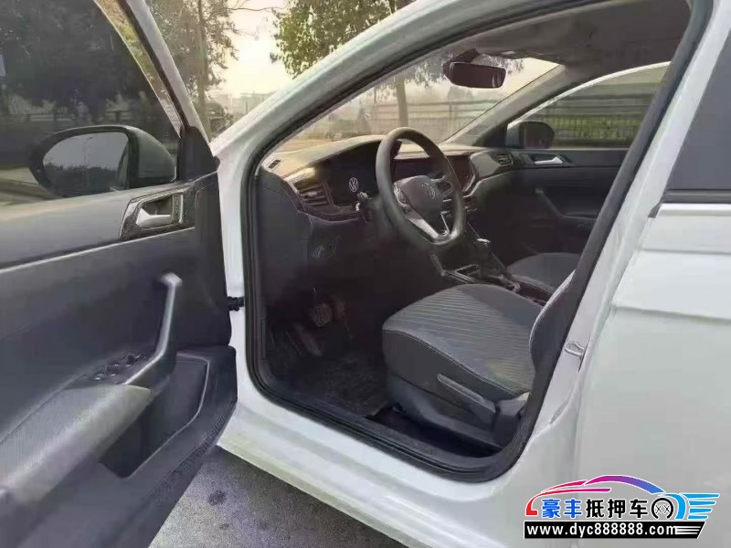 25年大众朗逸轿车抵押车出售