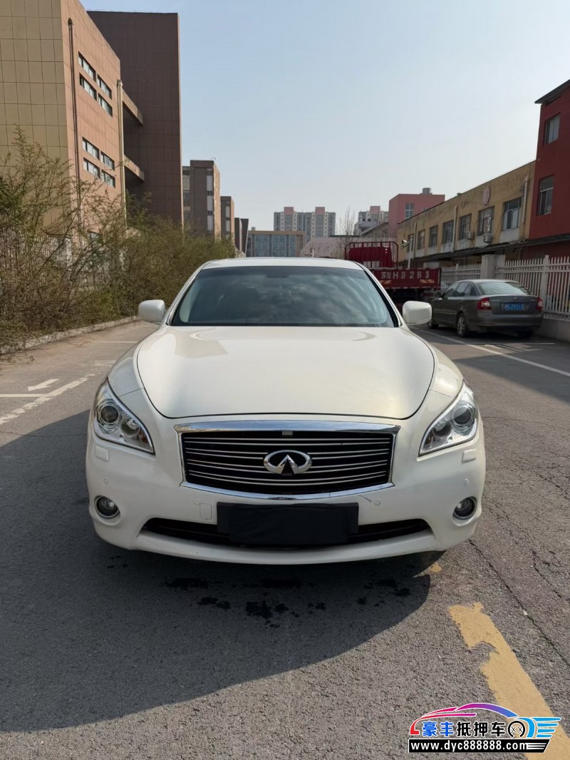 抵押车出售14年英菲尼迪Q70轿车