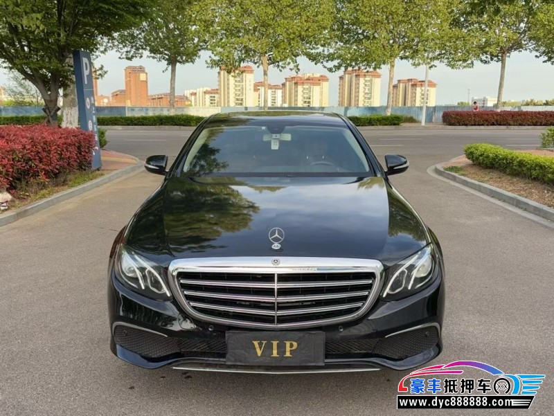 抵押车出售17年奔驰E轿车