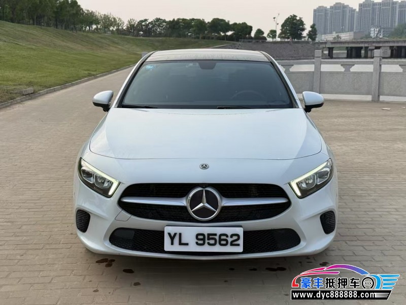 抵押车出售20年奔驰A轿车