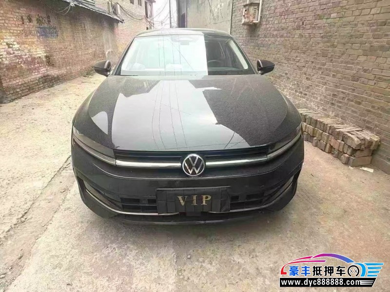 25年大众迈腾轿车抵押车出售