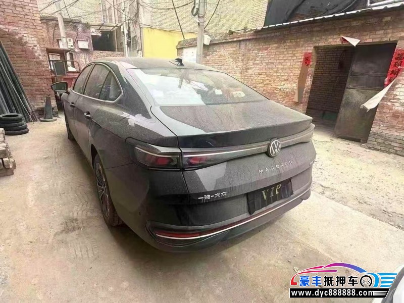 25年大众迈腾轿车抵押车出售