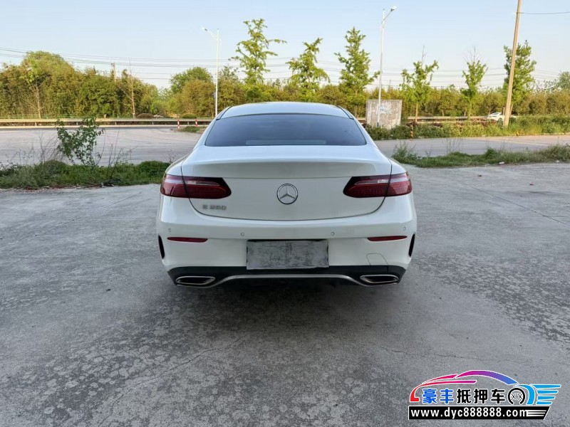 22年奔驰E轿车抵押车出售