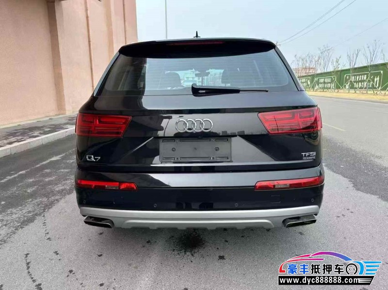 17年奥迪Q7轿车抵押车出售