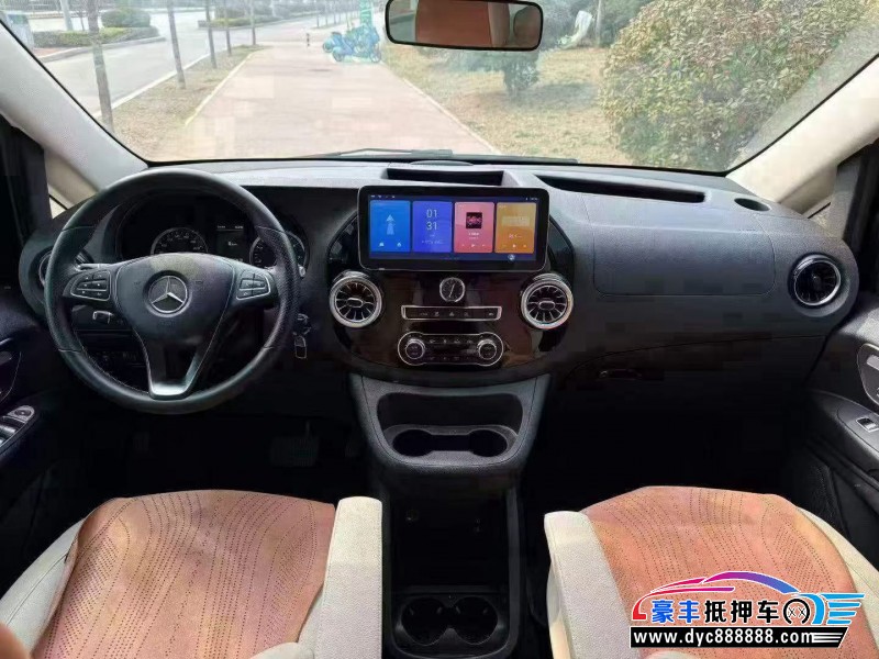 24年奔驰威霆轿车抵押车出售