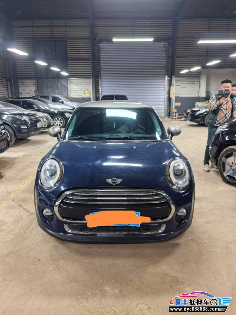抵押车出售17年宝马MINI轿车