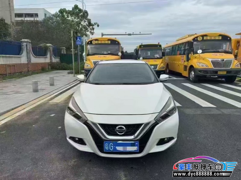 抵押车出售19年日产蓝鸟轿车