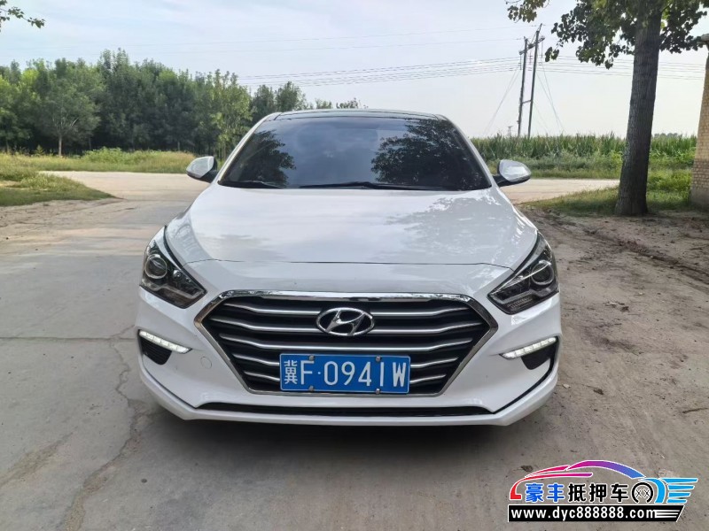 抵押车出售20年现代名图轿车