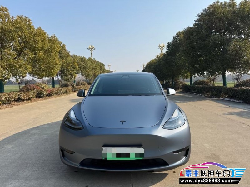 抵押车出售22年特斯拉Model Y轿车