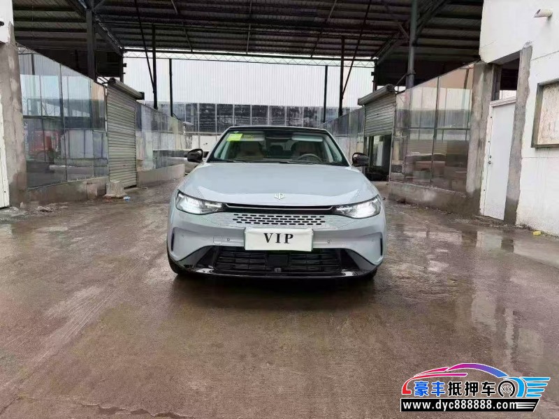 抵押车出售25年零跑c01轿车