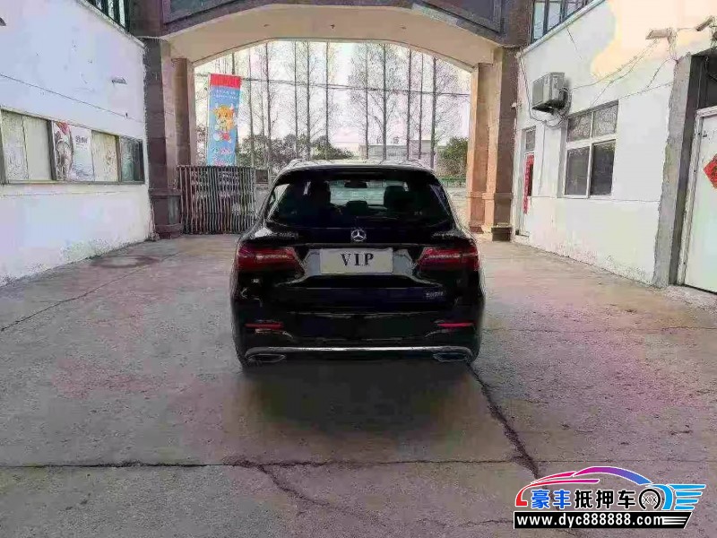 19年奔驰GLC轿车抵押车出售
