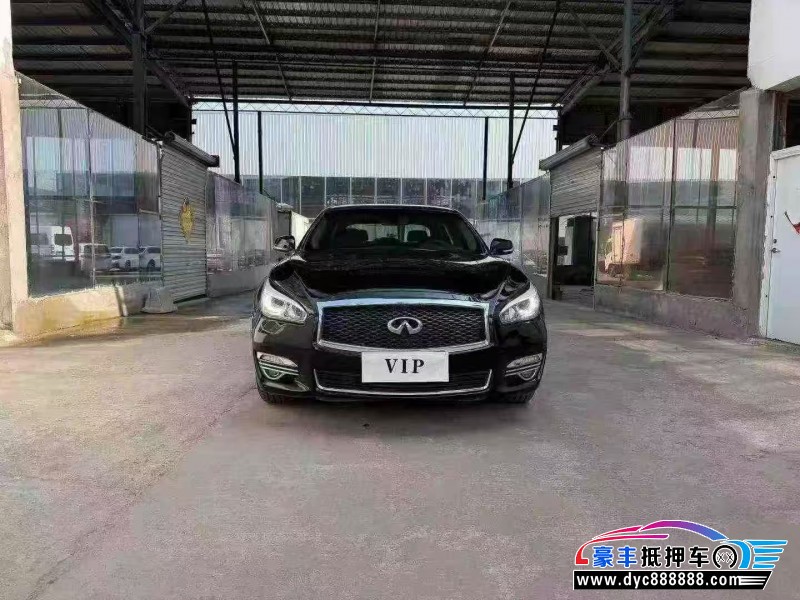 抵押车出售17年英菲尼迪Q70轿车