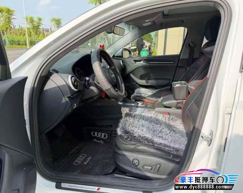 19年奥迪A3轿车抵押车出售