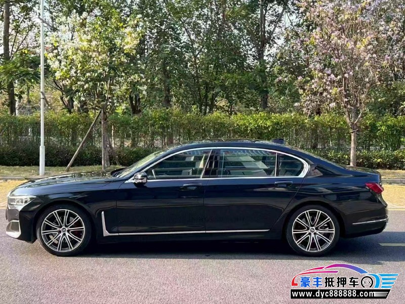 20年宝马7系轿车抵押车出售