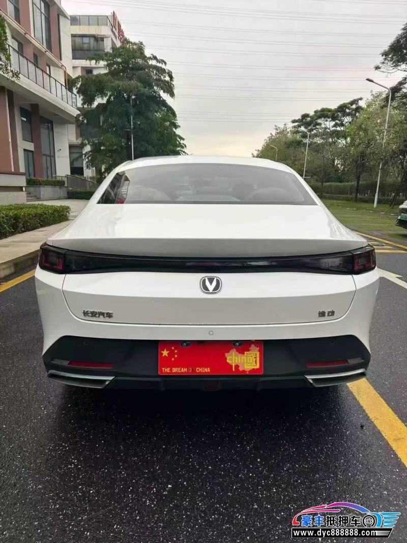 25年长安逸动轿车抵押车出售